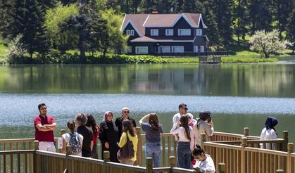 Bayramda doğayla buluşmak isteyenlerin adresi Gölcük Tabiat Parkı oldu