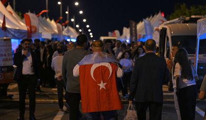 15 Temmuz'un 10. yılında vatandaşlar Cumhurbaşkanlığı Külliyesi'nde nöbet tuttu