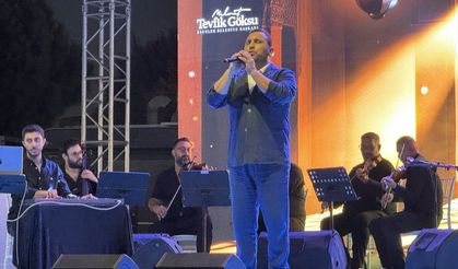 Mevlid-i Şerif'in senfonik ve orkestral düzenlemesi Esenler'de dinleyiciyle buluştu