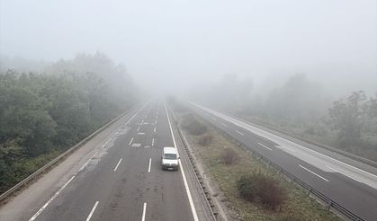 Anadolu Otoyolu'nun Düzce kesiminde sis etkili oldu