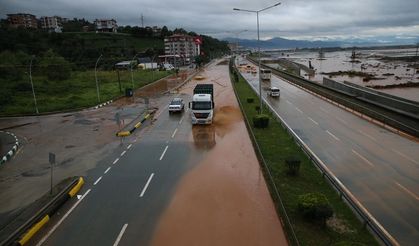 Rize'de sağanak etkili oldu