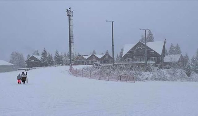 Atabarı Kayak Merkezi sezonun ilk ziyaretçilerini ağırlamaya başladı