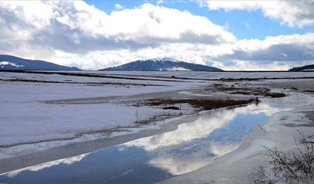 Soğuklar nedeniyle Kars''ta buzla kaplı göletlerde henüz çözülme yaşanmadı
