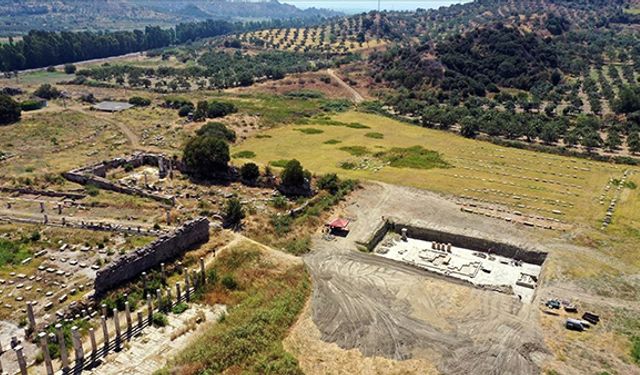 Aydın''daki Zeus Tapınağı''nda "sunak" keşfedildi