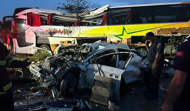 Mersin'de zincirleme trafik kazasında 10 kişi öldü, 30 kişi yaralandı