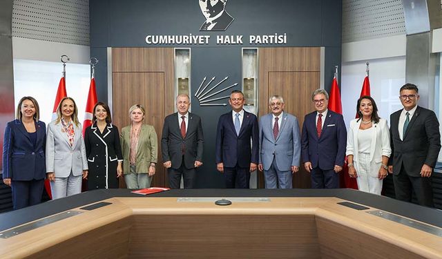 CHP Genel Başkanı Özel, Zafer Partisi Genel Başkanı Özdağ ile görüştü