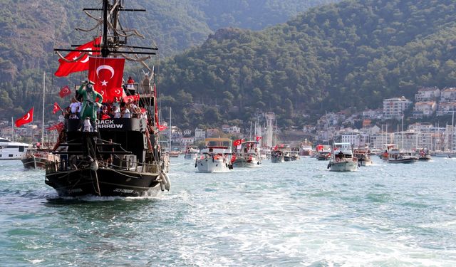 Muğla'da "Cumhuriyet'in 101. yılı" denizde ve karada kortejle kutlandı