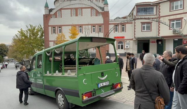 Sancaktepe'de İETT otobüsünün çarpması sonucu ölen çocuğun cenazesi defnedildi