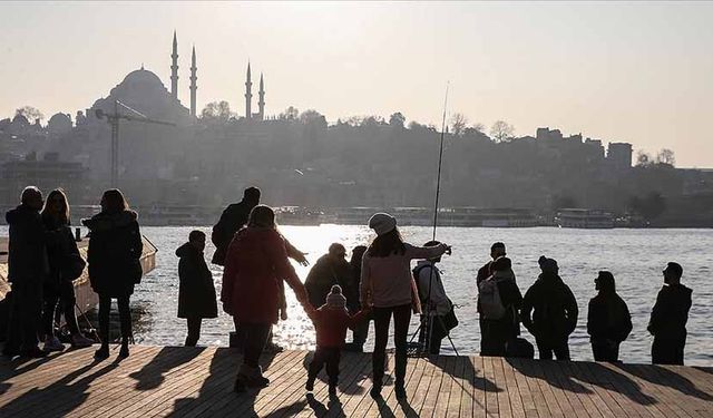 AKOM Uyarıyor! Hafta Sonu Havalar Sıcak Olacak, Ama Haftaya Donacağız