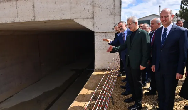 Bakan Uraloğlu açıkladı... O hatta 2027'de yolcu ve yük taşımacılığı başlıyor