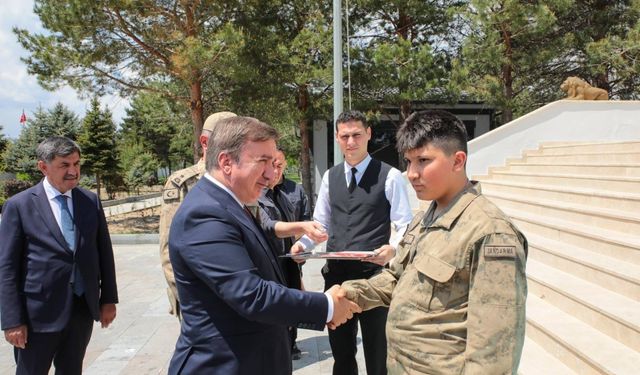 Erzincan'da engelli kişinin askerlik hayali gerçekleştirildi