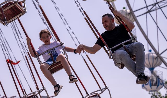 Bayramda Ankara'da kalanlar Gençlik Parkı'nda vakit geçirdi