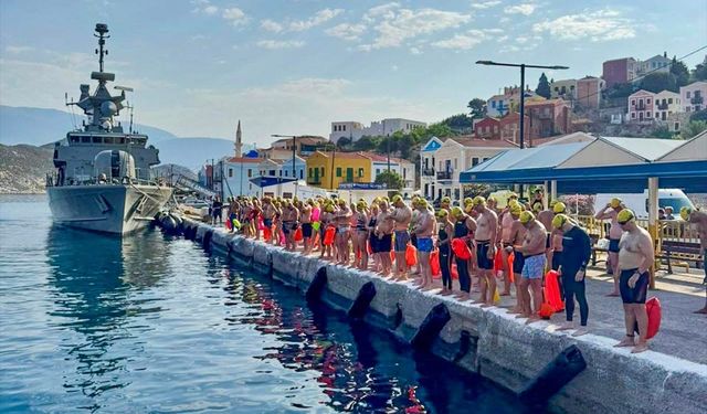 Uluslararası Meis-Kaş Yüzme Yarışı gerçekleştirildi