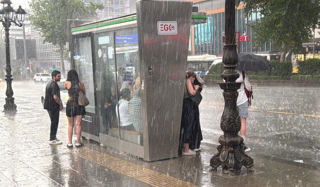 Ankara'da sağanak ve fırtına etkili oldu