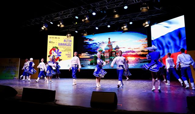 Bursa'da Uluslararası Altın Karagöz Halk Dansları Yarışması başladı