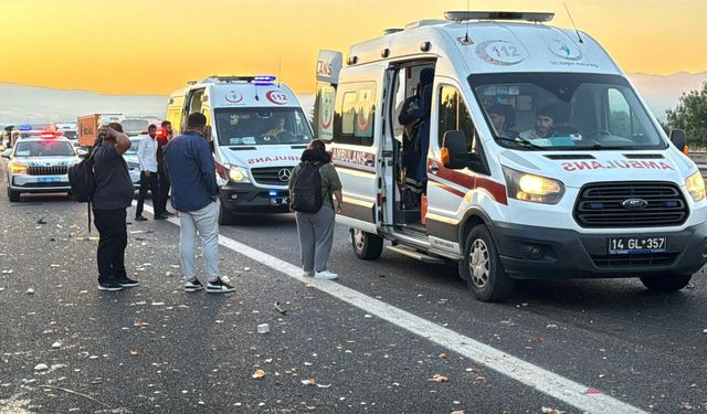 Anadolu Otoyolu'nun Bolu kesiminde otobüsün kamyona çarptığı kazada 1 kişi öldü, 10 kişi yaralandı