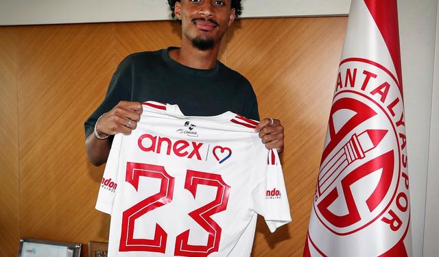 Antalyaspor, Gambiyalı futbolcu Ceesay'ı transfer etti