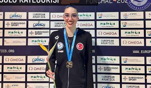 Artistik yüzücü Selin Hürmeriç, gençlerde dünya 2'ncisi oldu
