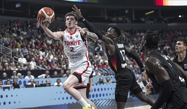 12 Dev Adam, 2025 Avrupa Basketbol Şampiyonası'nda ikinci olarak gümüş madalya elde etti