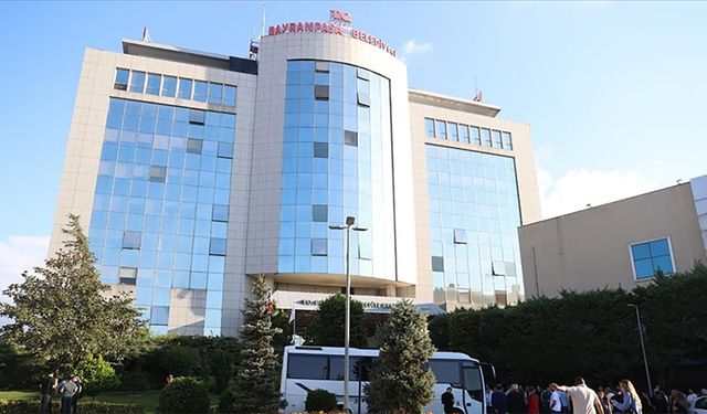 Bayrampaşa Belediyesine yönelik yolsuzluk soruşturmasında gözaltına alınan 48 şüpheli adliyede