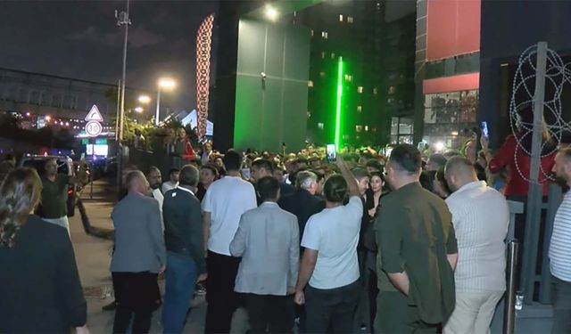 CHP İstanbul İl Başkanlığı önünde protesto