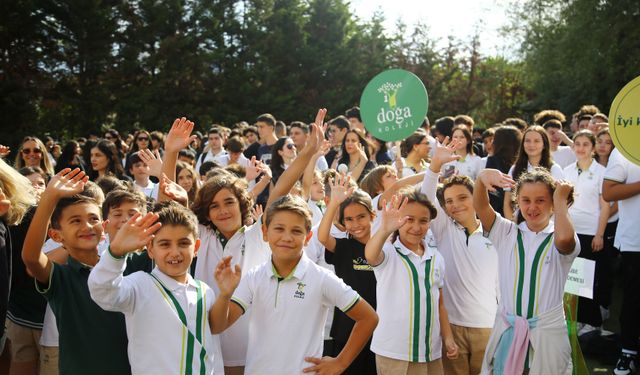 Doğa Koleji eğitim döneminin ilk gününde fidan dikim etkinliği düzenledi