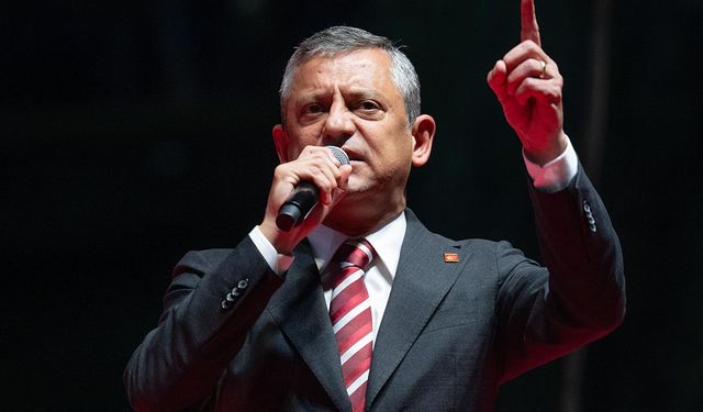 CHP Genel Başkanı Özel, Avrupa ikincisi olan A Milli Erkek Basketbol Takımı'nı kutladı