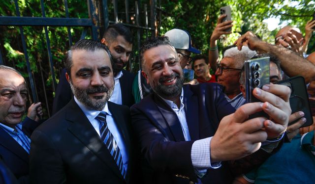 Suriye bayrağı, Washington'da göndere çekildi