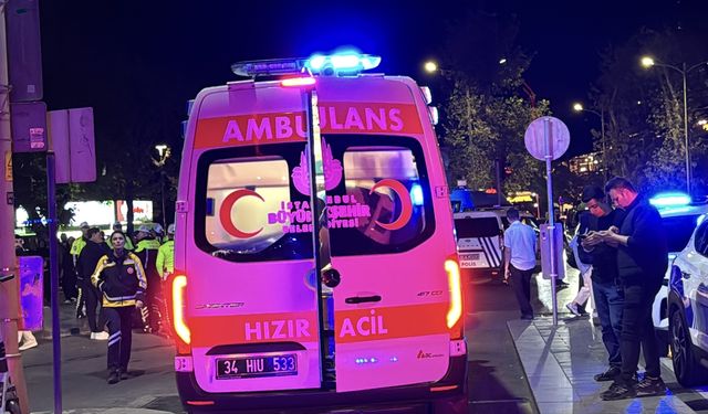 Üsküdar'da vapur ile yük gemisinin çarpışması sonucu 8 kişi yaralandı