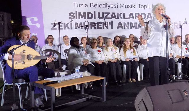 Zeki Müren besteleriyle anıldı