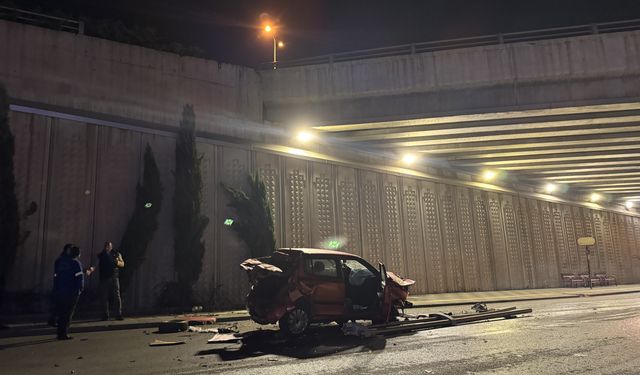 Ankara'da köprüden düşen otomobilin sürücüsü ağır yaralandı