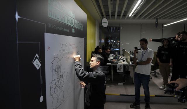 Bilişim Vadisi Genel Müdürü Tüzgen, AA Medya Teknolojileri Hackathonu V2.0'ı ziyaret etti