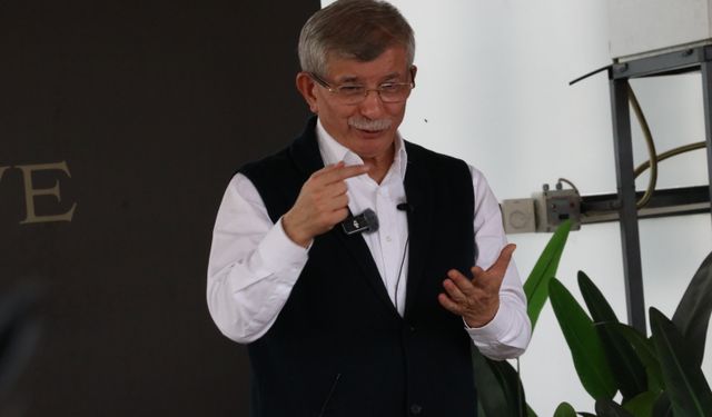 Gelecek Partisi Genel Başkanı Davutoğlu, Kayseri'de 'Küresel Vicdan' konulu söyleşiye katıldı: