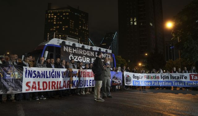 İsrail'in Özgürlük Filosu Koalisyonu'na saldırısı ABD'nin Ankara Büyükelçiliği önünde protesto edildi