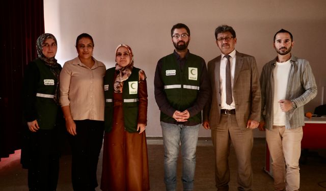 Samsun'da Yeşilay öğrenci velilerine bağımlılıkla mücadele eğitimi verdi