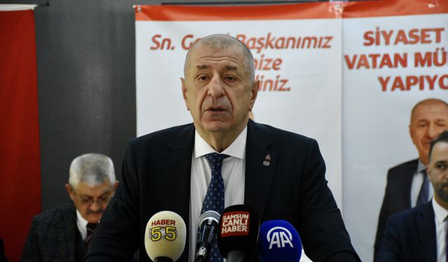 Zafer Partisi Genel Başkanı Ümit Özdağ, Samsun'da basın mensuplarıyla buluştu