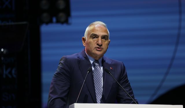 Bakan Ersoy, Antalya'da '15. Uluslararası Resort Turizm Kongresi'nde konuştu: