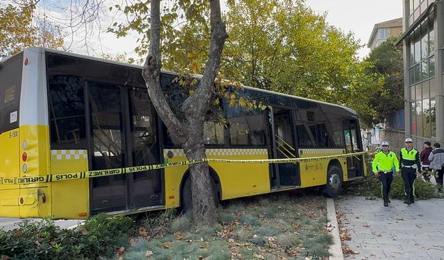 Beşiktaş'ta şoförü kalp krizi geçiren İETT otobüsü kaldırıma çıktı