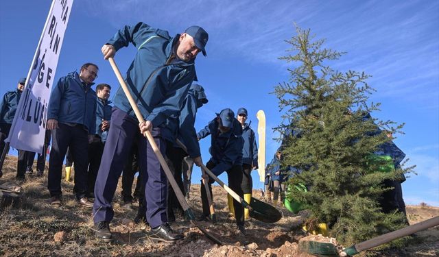 PTT AŞ 185. kuruluş yıl dönümünde 4 bin 185 fidanı toprakla buluşturdu