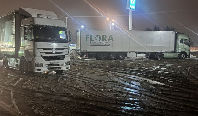 Bolu Dağı'nda ağır tonajlı araçların geçişine izin verilmiyor