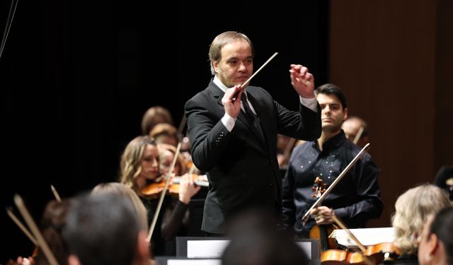 İstanbul Devlet Senfoni Orkestrası keman virtüözü Robert Lakatos'u ağırladı