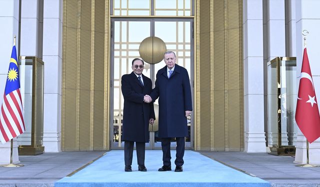 Cumhurbaşkanı Erdoğan, Malezya Başbakanı Enver'i resmi törenle karşıladı