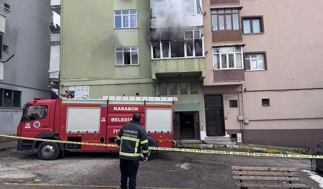 Karabük'te apartmanda çıkan yangında mahsur kalan 8 kişi kurtarıldı