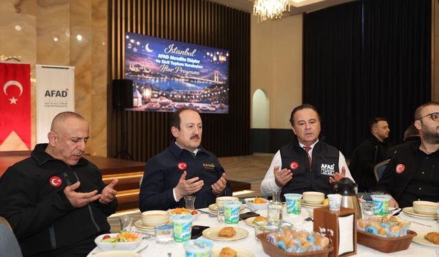 AFAD akredite ekipleri ve sivil toplum kuruluşları, İstanbul'da iftar programında buluştu