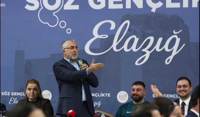 Bakan Işıkhan, Elazığ'da gençlerle sahurda bir araya geldi