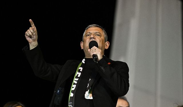 CHP Genel Başkanı Özel, partisinin Bakırköy mitingine katıldı