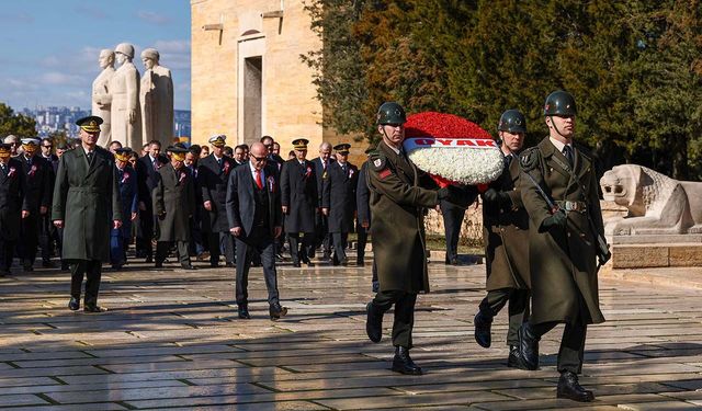 OYAK’tan 65’inci kuruluş yıl dönümünde Anıtkabir’e ziyaret