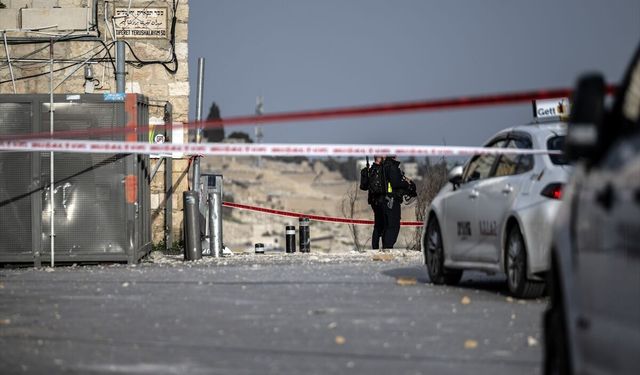 İran'ın misillemesi sırasında bir füze parçası, Doğu Kudüs'ün Eski Şehir bölgesine düştü