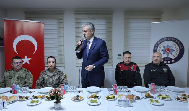 Mardin Valisi Akkoyun özel harekat polisleriyle iftar yaptı