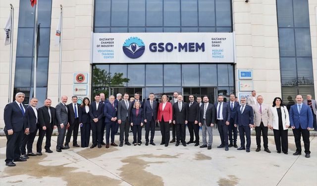 Almanya Federal Çalışma ve Sosyal İşler Bakanı Bas Gaziantep'te ziyaretlerde bulundu